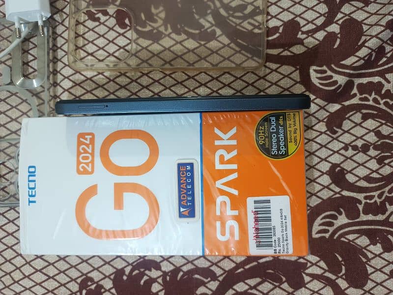 Tecno Spark go 2024 4