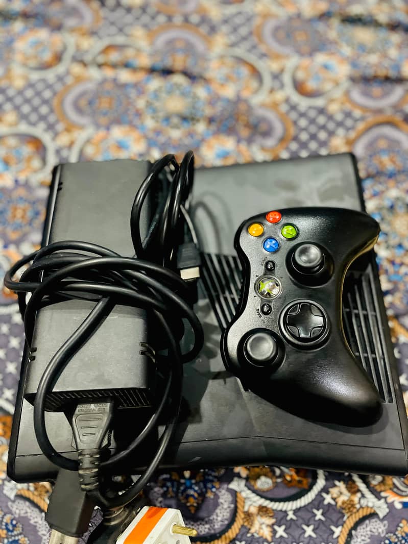 Xbox 360 slim. 0