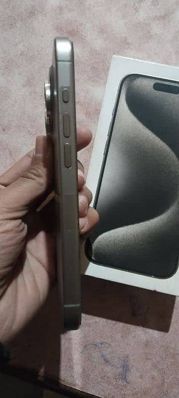 iphone 15 pro jv 256 GB natural titanium 1