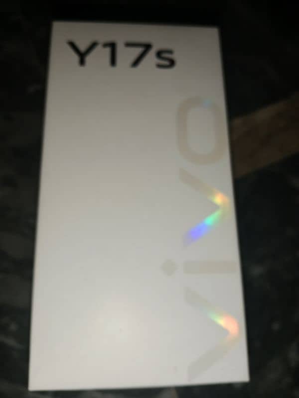 vivoy17s 4/ 128gb with box & charger 3