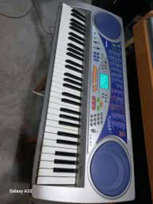 professional keyboard touch sensetive keys piano psr mic  & midi also 1