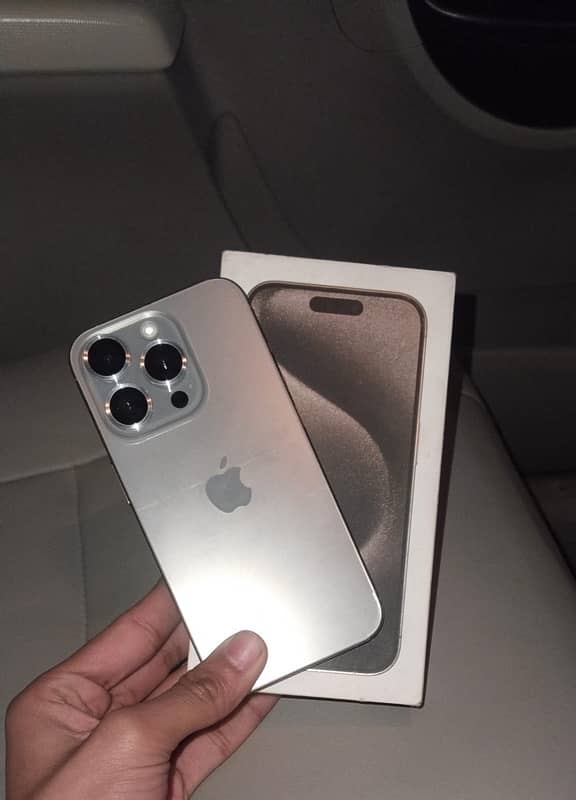 iPhone 15 pro jv 256 GB natural titanium 0