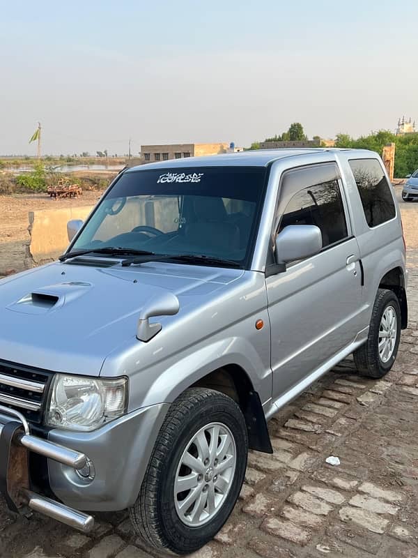 Mitsubishi Pajero Mini 2010 3