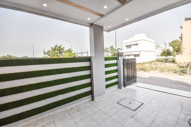 5 MARLA MODERN DESIGN HOUSE AVAILABLE FOR RENT IN DHA 1