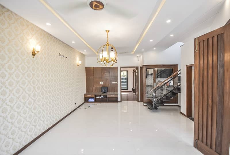 5 MARLA MODERN DESIGN HOUSE AVAILABLE FOR RENT IN DHA 3