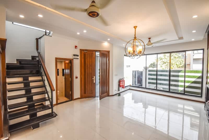 5 MARLA MODERN DESIGN HOUSE AVAILABLE FOR RENT IN DHA 6