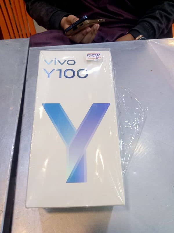 Vivo y 100 4