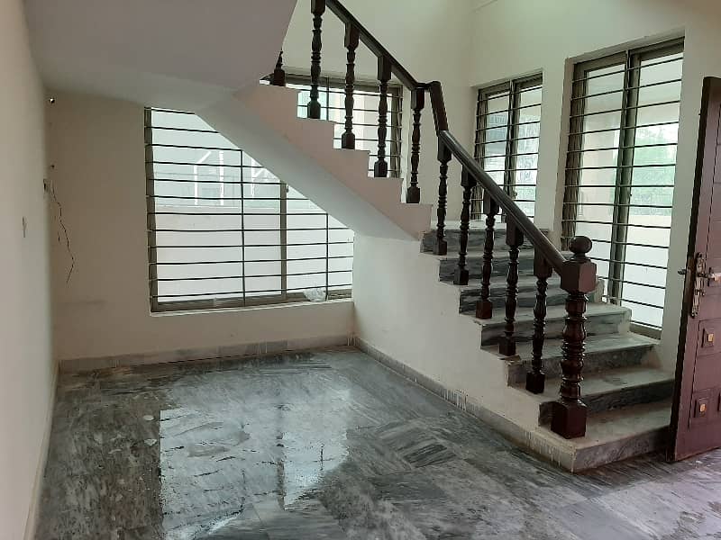 7 Bed Double Storey House For Rent On 2 Kanal 18