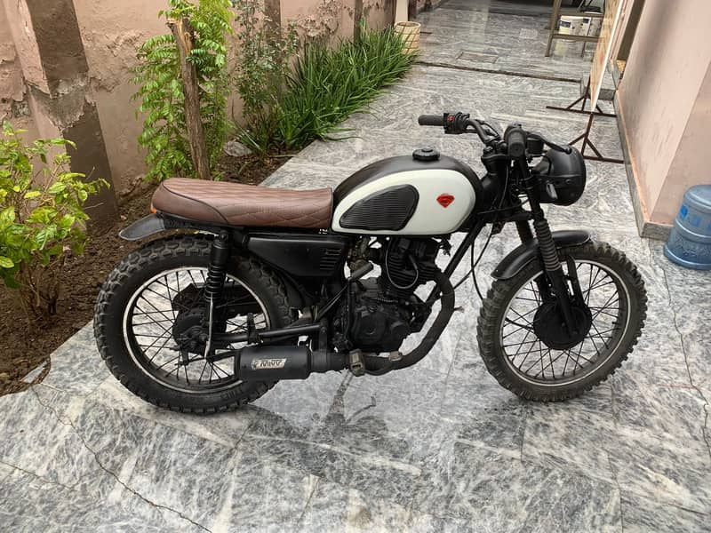 Honda CG 125 Cafe Racer for sale in lahore 0