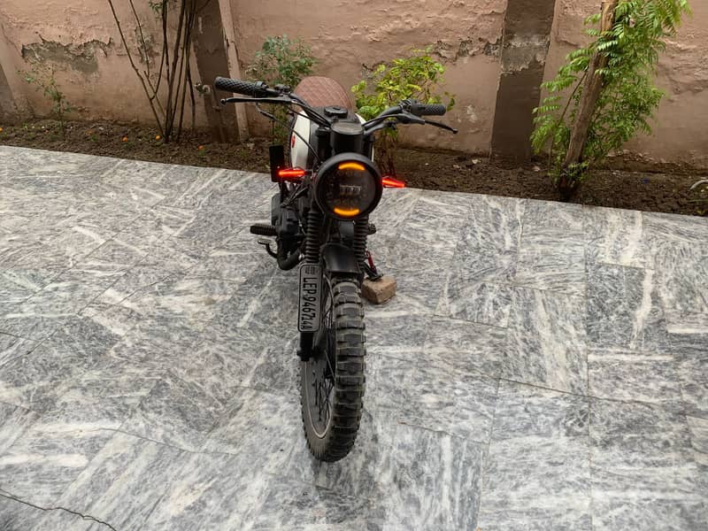 Honda CG 125 Cafe Racer for sale in lahore 1