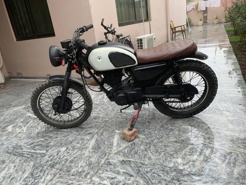 Honda CG 125 Cafe Racer for sale in lahore 3