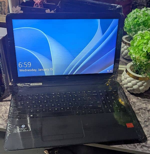 HP Notebook i5 7th 2GB dedicated 0