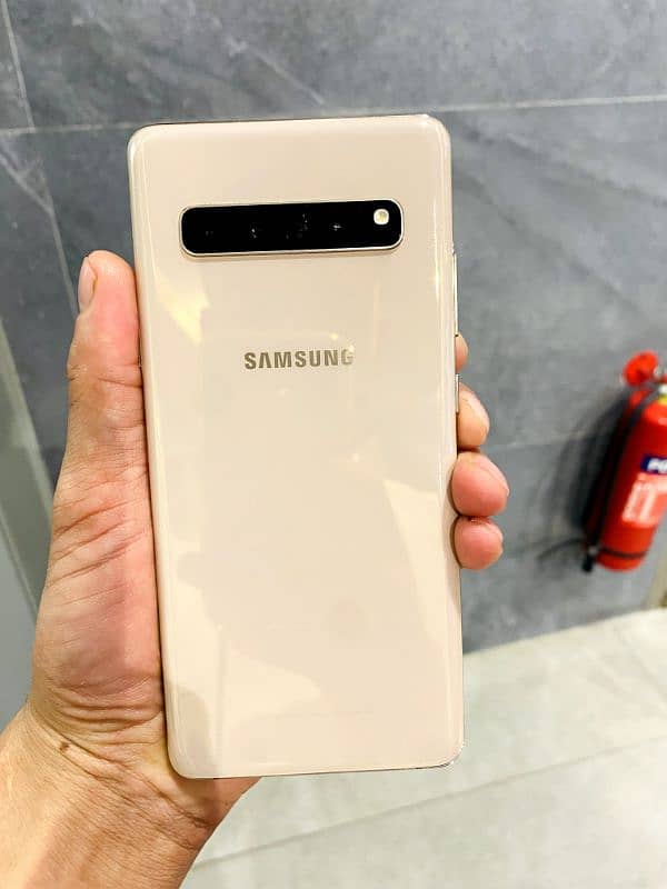 Samsung S10 Plus 4