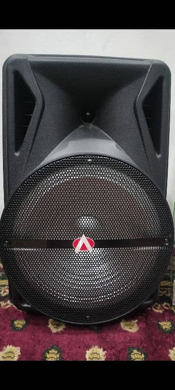 audionic mh40 bohat kam use hai new lagta hai 2