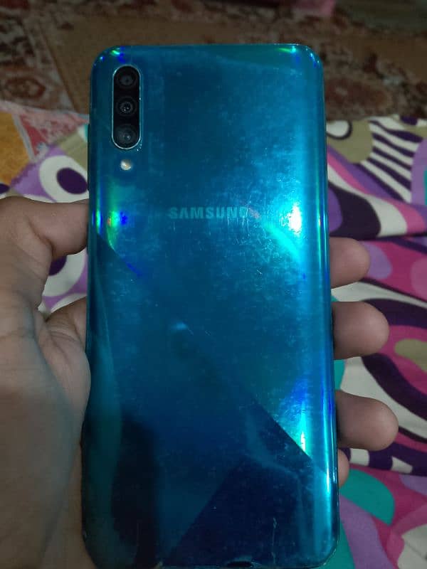 Samsung Galaxy A30s 0