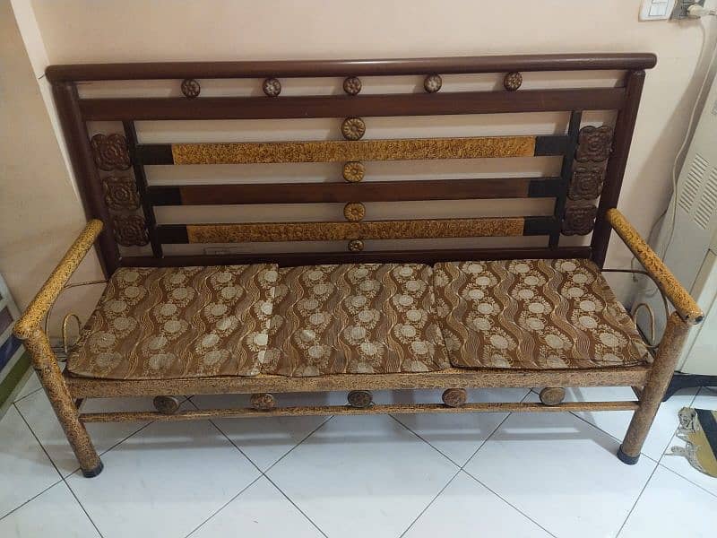 Full heavy iron sofa 5 seater with table 1