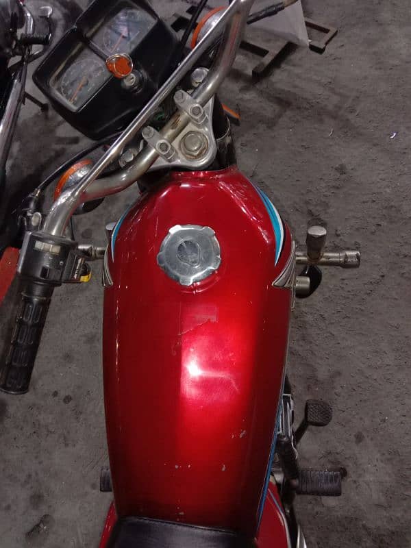 Honda 125 Red Color Total Genuine for sale in Faisalabad 5