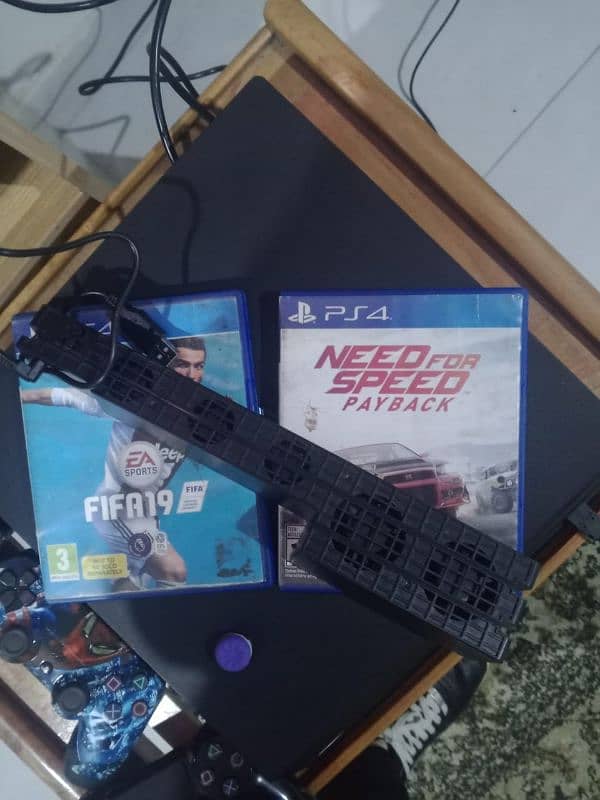 PS4 Pro Only 2 years used with games 3