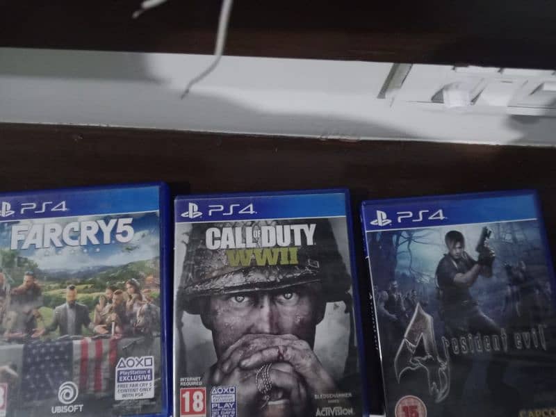 PS4 Pro Only 2 years used with games 5