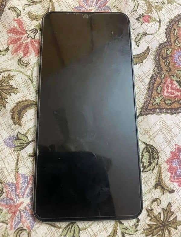 Vivo y03t srf 20 din full box h 4/64 Lush condition Exchange krna h 8