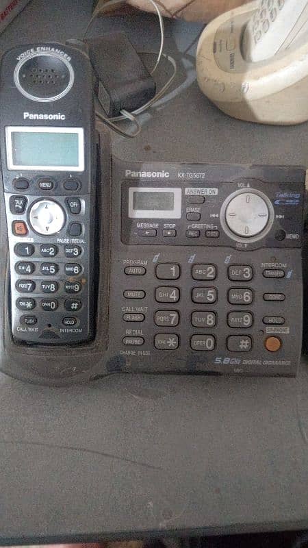 Panasonic cordless phone with three intercom 0