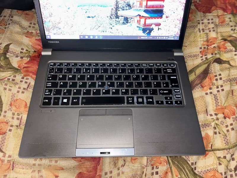 Toshiba i5 4th gen 4/128 m1 ssd laptop 1