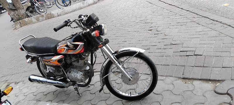 Honda 125 Black Karachi 0