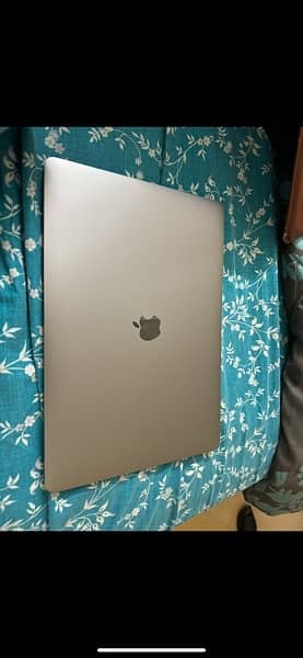 Macbook Pro 2019 , 15 inch 2