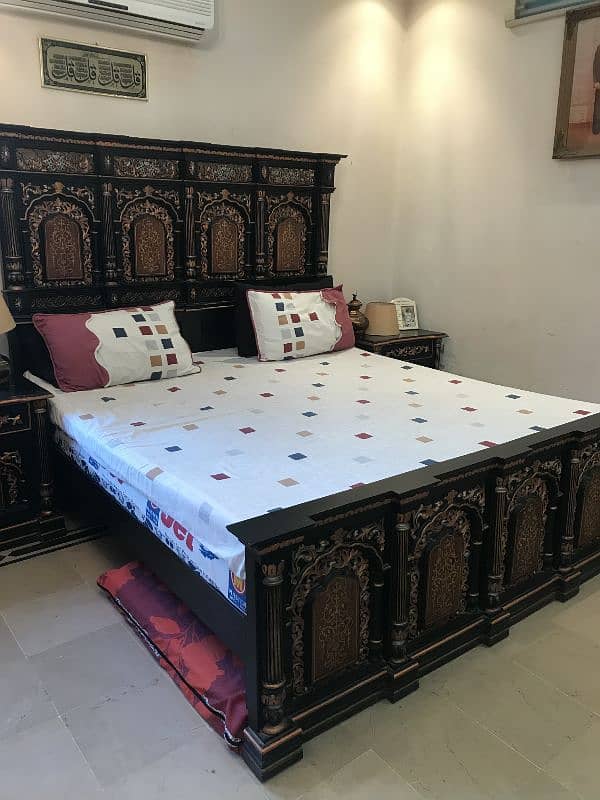 pure wooden bed set 0