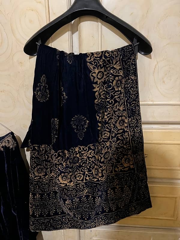 ROYAL BLUE VELVET DRESS 4