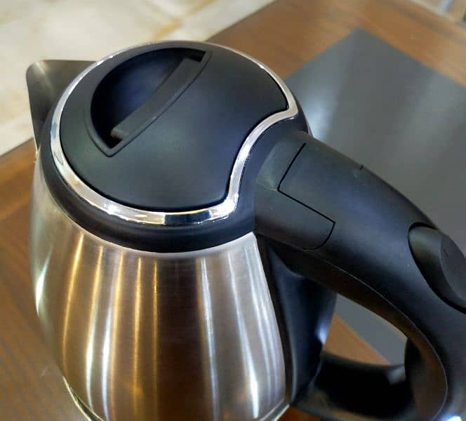 imported Automatic Steel Electric kettle with 1.7 Liters capacity 1