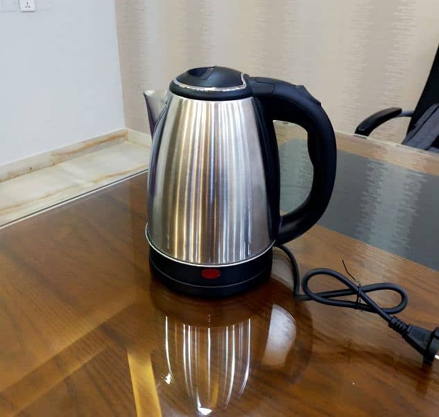 imported Automatic Steel Electric kettle with 1.7 Liters capacity 2