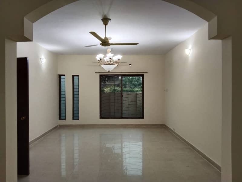 Ideal Location 10-Marla 04-Bedrooms House Is Available For Rent In Sector-A, Askari-10, Lahore Cantt 8