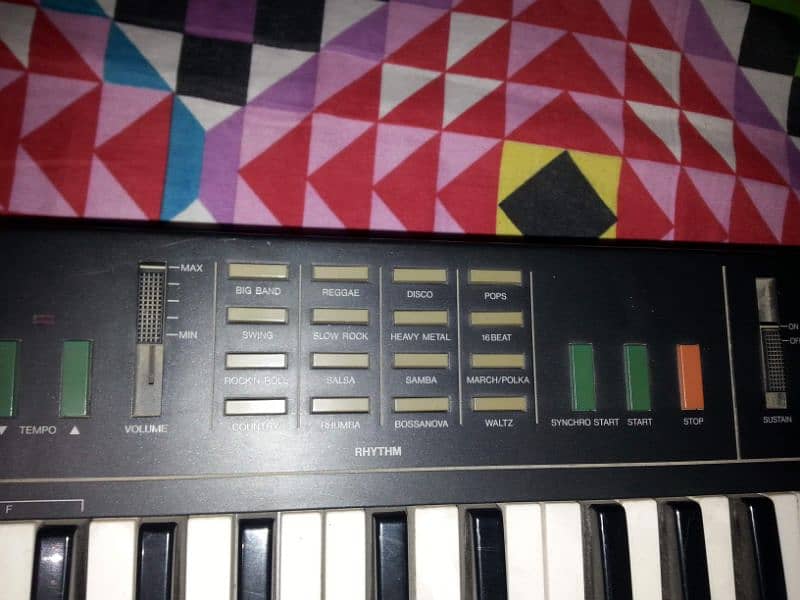 Yamaha PSR-11 Piano 1