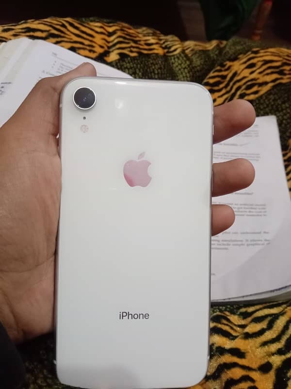 IPhone Xr 3