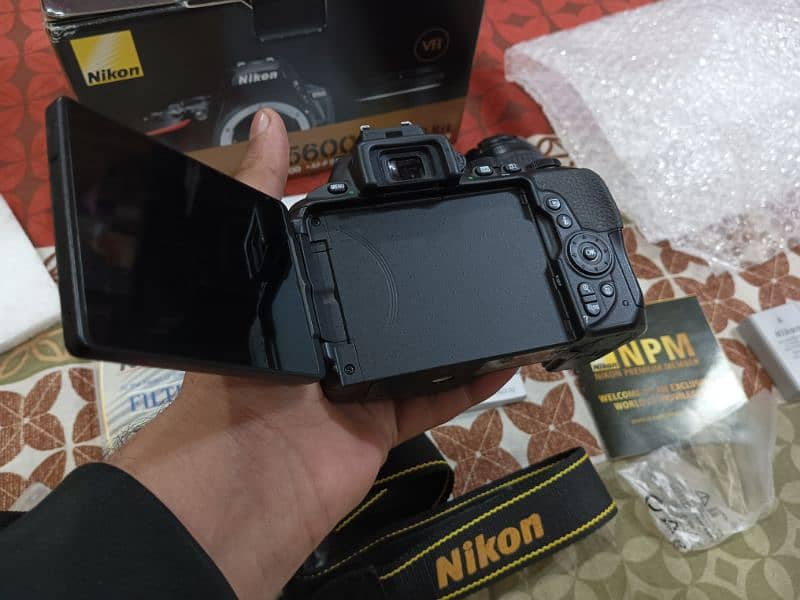 Nikon D5600 ( Just Box Open) 4