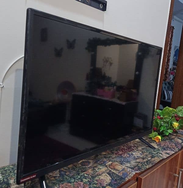 32" Original Changhong Ruba LED 8