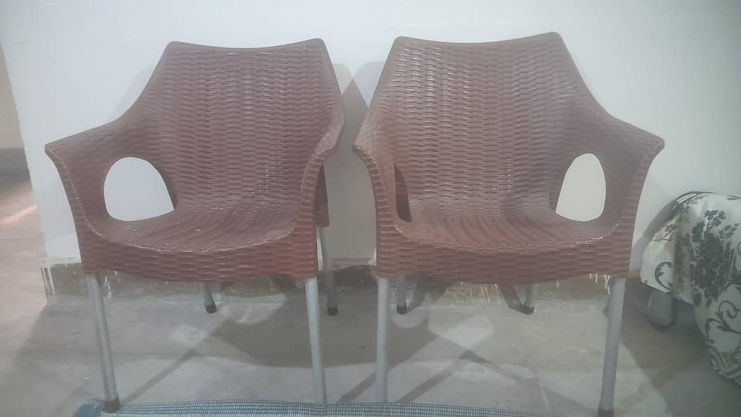 4 Chairs with Table for sale 2