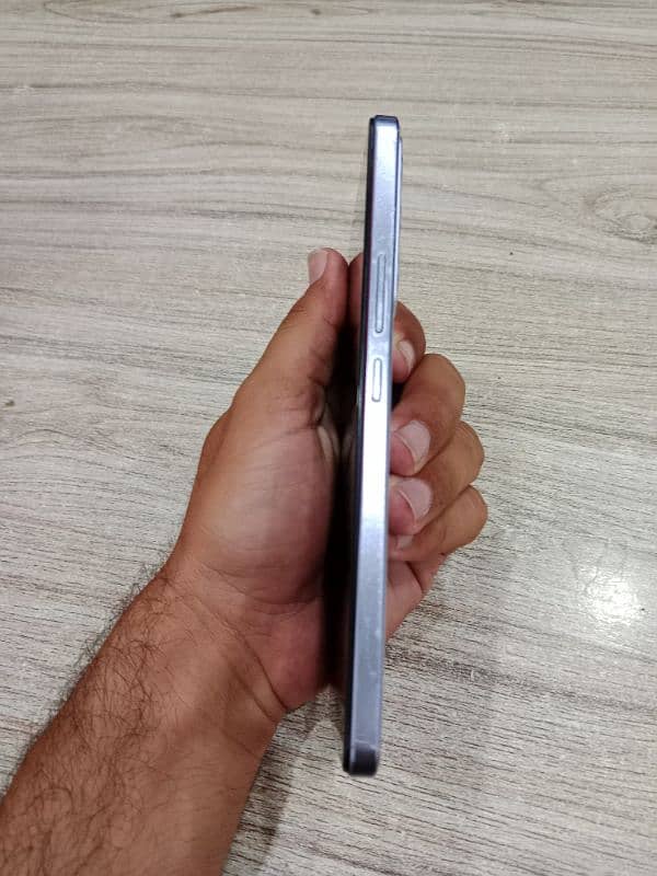 vivo V27e one hand used 0