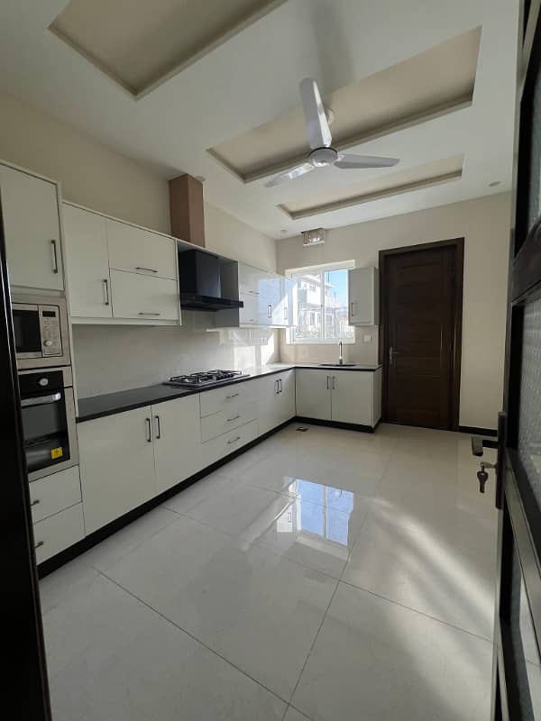 D-12 Brand New 3 Bed Upper Portion for rent 6