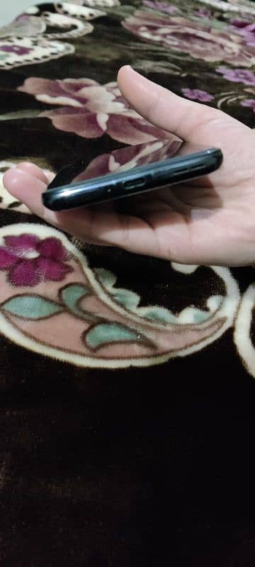 one plus 9r 8/128 urgent sale 10/10 condition h ladies hand use h 0