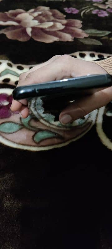 one plus 9r 8/128 urgent sale 10/10 condition h ladies hand use h 3