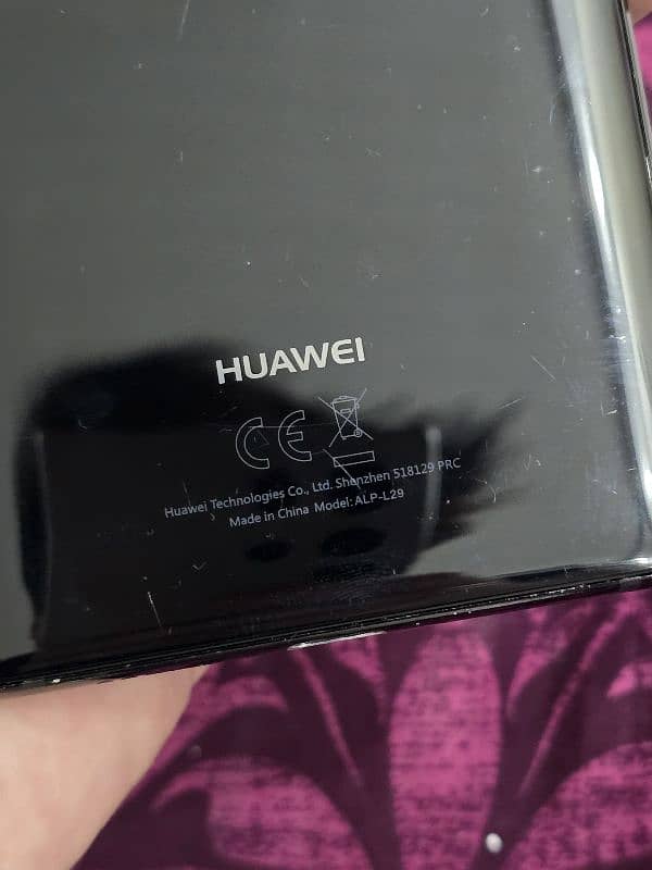 Huawei Mate 10 (Official) 10