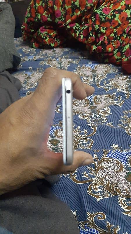 vivo y 66.6/128 mobile . good condition. pta approved. 3