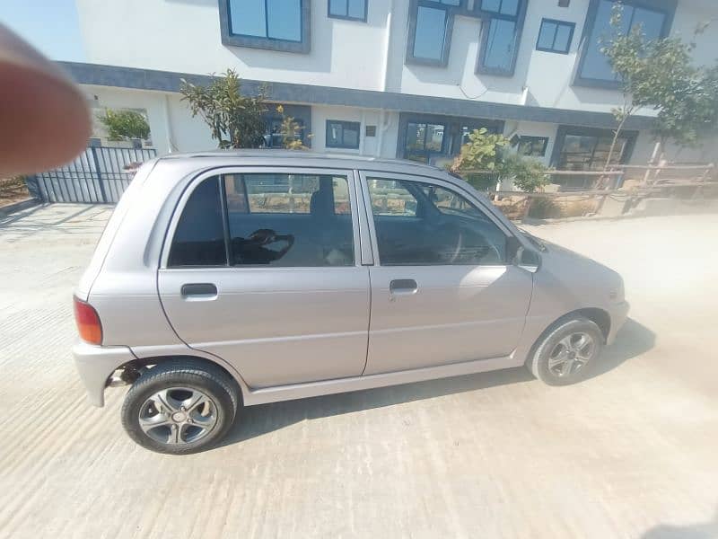 Daihatsu Cuore 2004 4