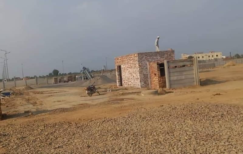 Get A Prime Location 5 Marla Residential Plot For sale In Safari Garden Housing Scheme 4