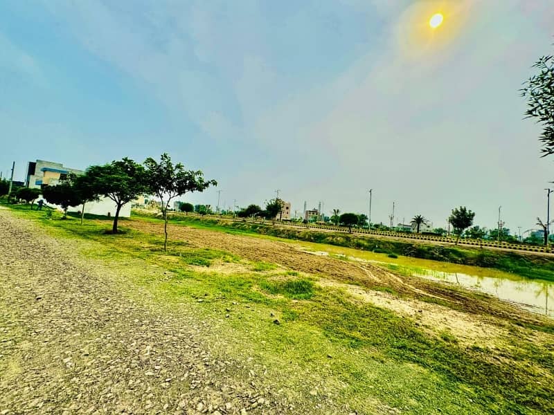 Prime Location Safari Garden Housing Scheme Residential Plot For sale Sized 5 Marla 5