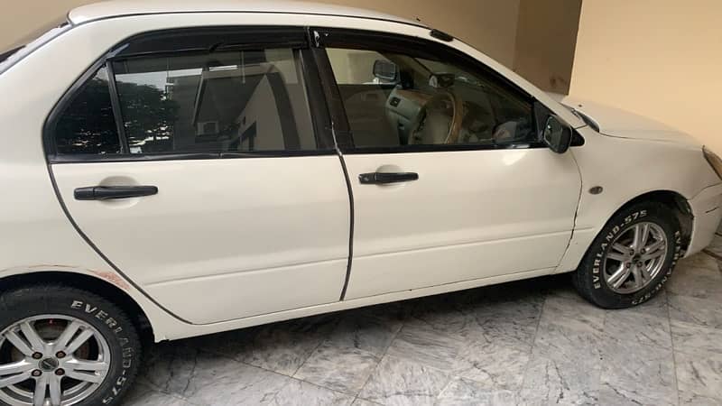 Mitsubishi Lancer 2005 1