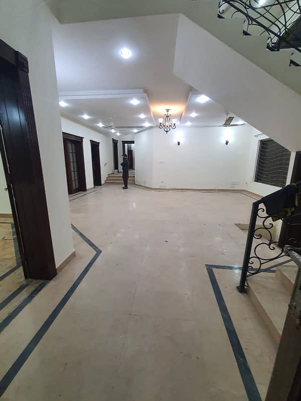 Luxurious 5-Bedroom Rental Home in E-11, Islamabad 600 Sq. Yards 2