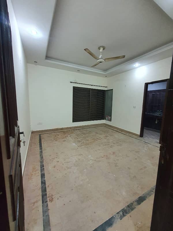 Luxurious 5-Bedroom Rental Home in E-11, Islamabad 600 Sq. Yards 8